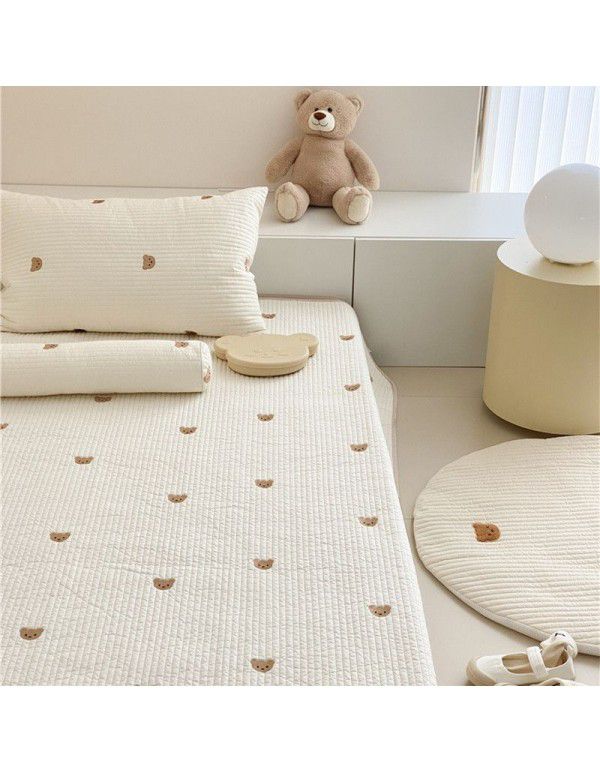 80 Thread Count Cotton Quilted Light Luxury Bears Exquisite Embroidery Bed Cover Pillow Case Soft and Dry Wash Bed Cover Sheet