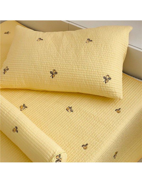 80 Thread Count Cotton Quilted Light Luxury Bears Exquisite Embroidery Bed Cover Pillow Case Soft and Dry Wash Bed Cover Sheet