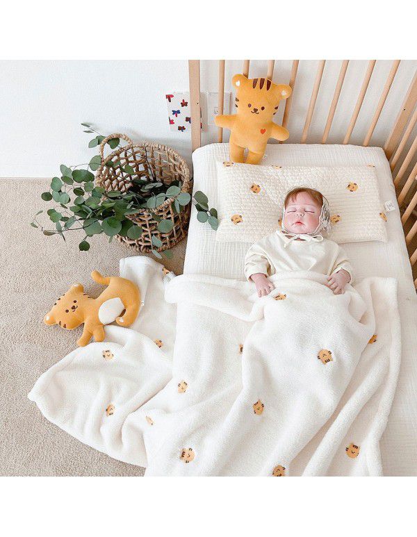 Ins Wind South Korean Baby Kids Cover Blanket in Spring, Autumn and Winter, Go Out and Embroider Baby Bears and Rabbits Embroidery Blanket, Sleeping Blanket