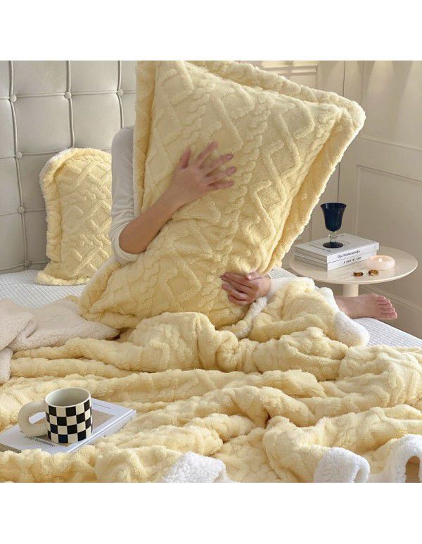 Thickened blanket quilt, warm in winter, coral wool blanket, flannel blanket, office nap, air-conditioning blanket, bed use