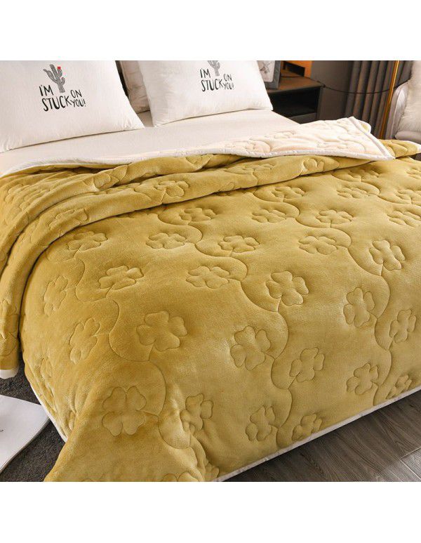 Shixiao Moon Silk Four leaf Grass Blanket Three layers thickened autumn and winter warm blanket High grade gift flannel coral blanket