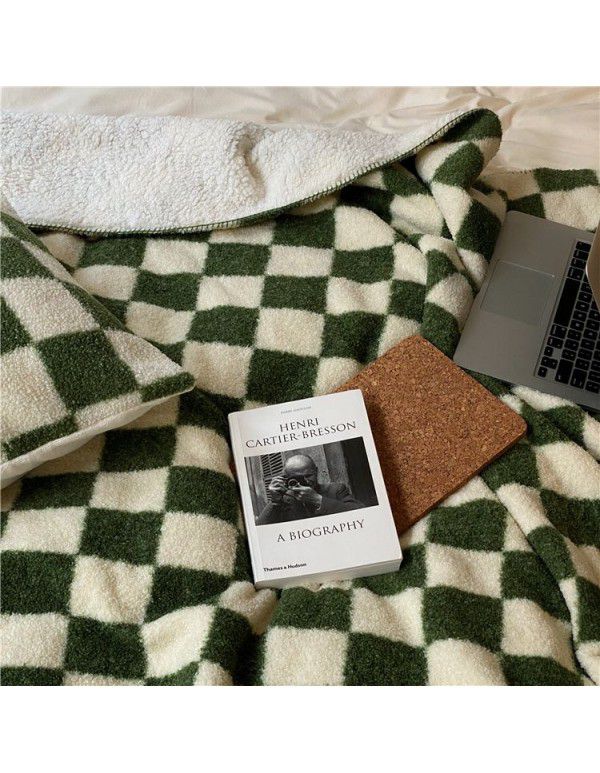 Autumn and winter thickened lamb cashmere retro style chessboard blanket Soft skin friendly chessboard plaid hand wrapped blanket