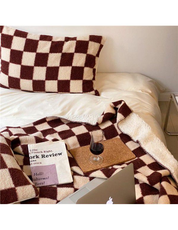 Autumn and winter thickened lamb cashmere retro style chessboard blanket Soft skin friendly chessboard plaid hand wrapped blanket