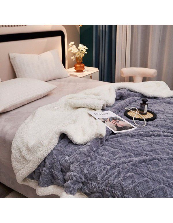 In autumn and winter, milk wool blanket is simple, soft, thickened, warm and anti-static blanket, which is distributed to students' dormitories