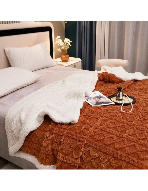 In autumn and winter, milk wool blanket is simple, soft, thickened, warm and anti-static blanket, which is distributed to students' dormitories